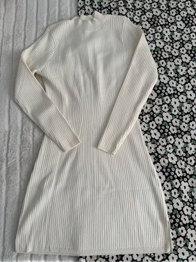 NWT Hollister Ivory Mock-Neck Sweater Dress - Size XXL